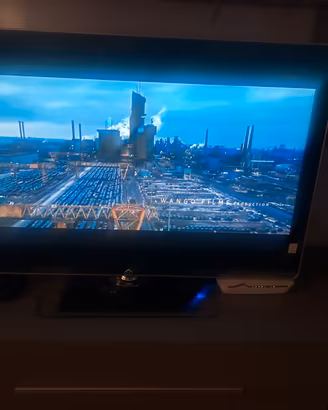 TV 46" Sharp AQUOS Full HD LED LC-46LE814E