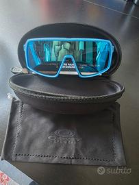Oakley sutro