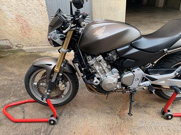 Honda Hornet anno 2006