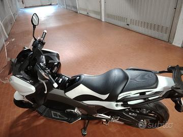 Honda integra 750S 
