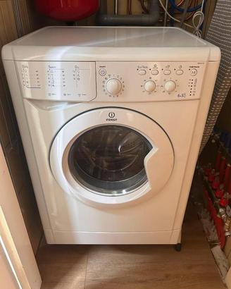 Lavatrice Indesit 6 kg classe A+