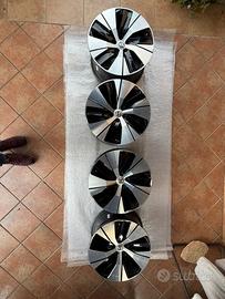 Set di n. 4 cerchi in lega originali Volvo da 18"