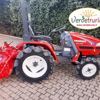 TRATTORE AGRICOLO