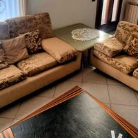 divano con tavolino in vetro angolare B&B