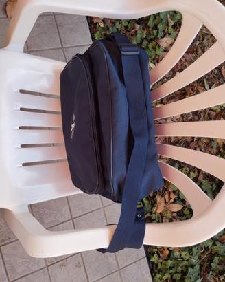 Borsa grande con tracolla regolabile