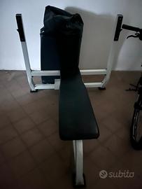 Panca piana rack con spotter
