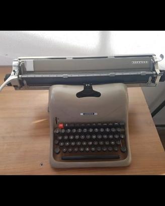 MACCHINA DA SCRIVERE OLIVETTI. LEXICON 80.ANNI '70