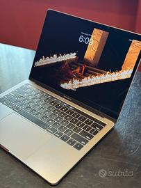 MacBook Pro con Touchbar e Touch ID 2019