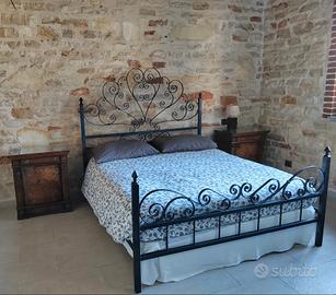 Letto matrimoniale in ferro pieno battuto