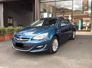 Opel astra 1.6 cdti sedan cosmo