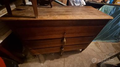 Cassettiera e specchio antico