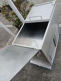 Carrello acciaio con sportelli scorrevoli sotto no