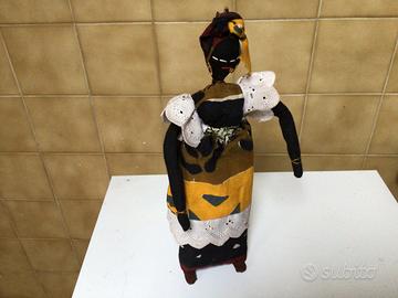 Bambola stoffa africana.RARISSIMA FATTA A MANO