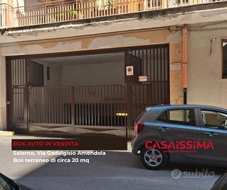 Salerno 50 metri dalla stazione box auto