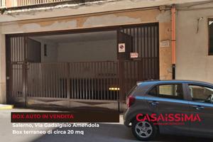 Salerno 50 metri dalla stazione box auto