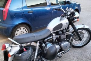 Moto Triumph Bonneville t100