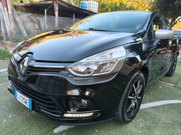 Renault Clio 1.2 FULL OPTIONAL 2017 KM 110