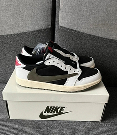 Travis Scott x Air Jordan 1 low  EU 42