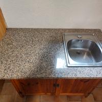 Piano in marmo con lavello