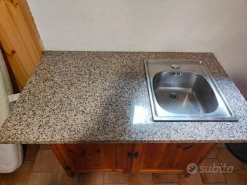 Piano in marmo con lavello