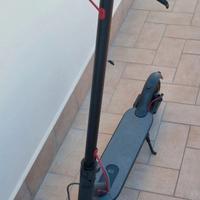 Monopattino Xiaomi M365 36V 7.7ah + carica batt.