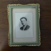 Cornice vintage antica in legno verde e oro