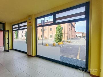 NEGOZIO A CASTEL ROZZONE