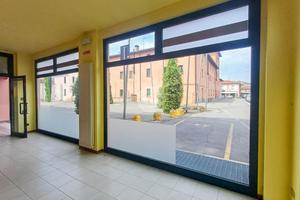 NEGOZIO A CASTEL ROZZONE