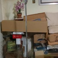 Piantana design moderno e pulsante di accensione 