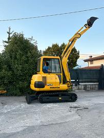 E256 - ESCAVATORE KOMATSU PC30 R8