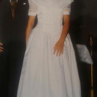 Vestito da sposa bianco.