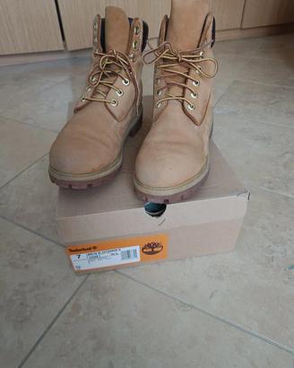 Timberland 6" Premium Boot – EU 40 – Wheat Nubuck