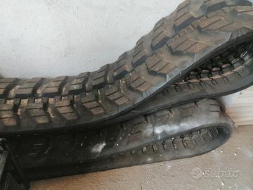 Cingoli mini escavatore Yanmar VO57 a Floridia