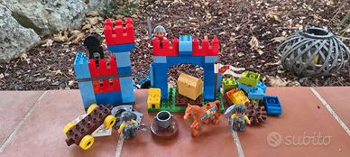 Lego Duplo cavalieri