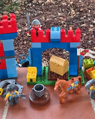 Lego Duplo cavalieri