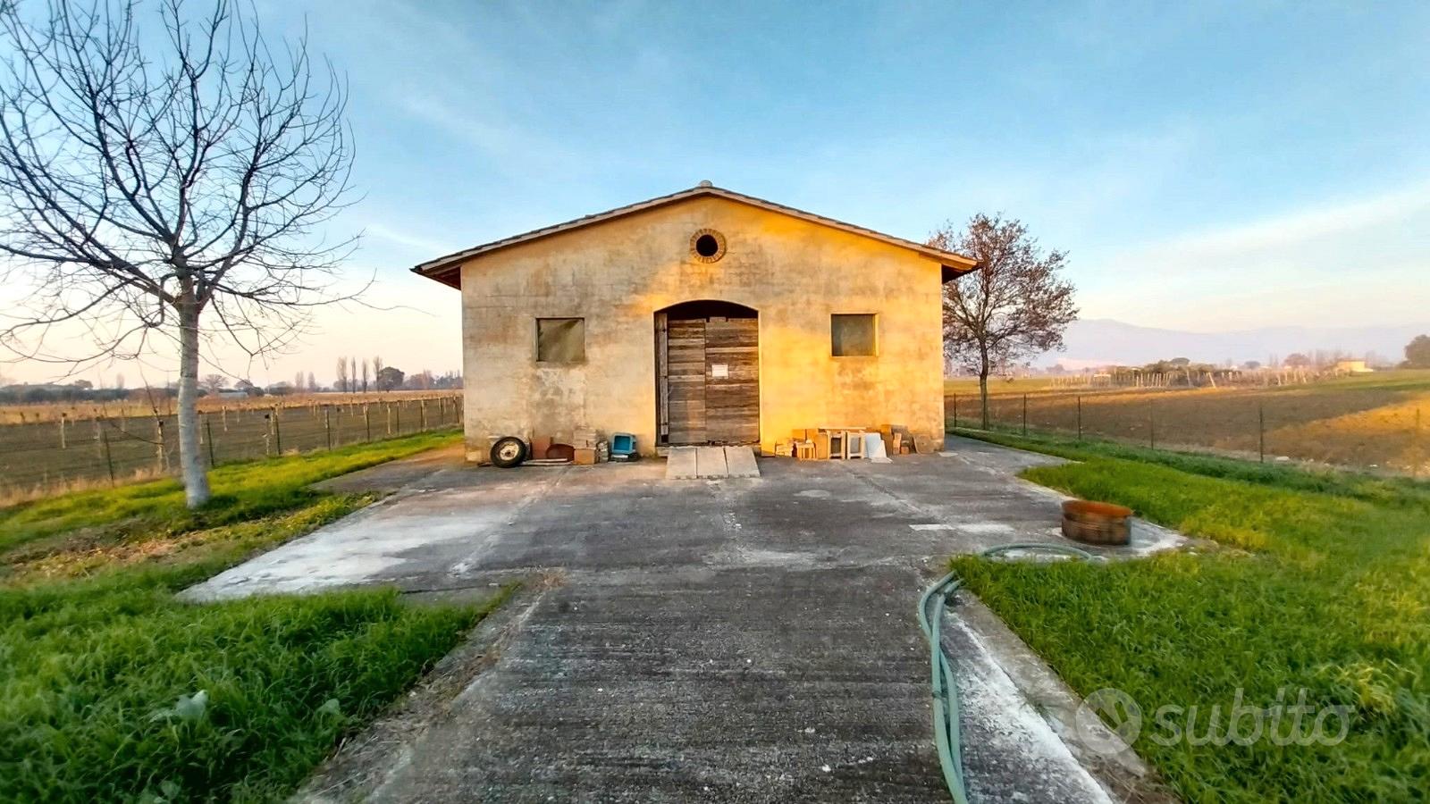 Annesso agricolo con terreno - Altro
