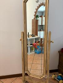Specchio mobile stile ‘shabby chic’