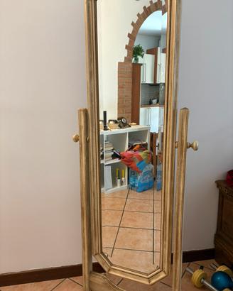 Specchio mobile stile ‘shabby chic’
