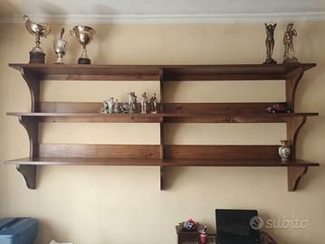 Mensole in legno robusto con montanti