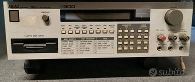 AKAI S 900