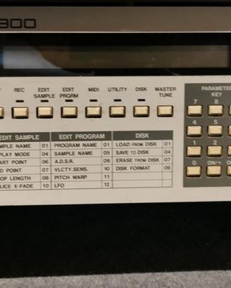 AKAI S 900