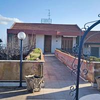 Cod.V166 Villa con 2 appartamenti + terreno