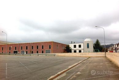 Capannoni e uffici
