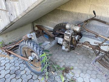 Falciatrice BCS d'epoca con motore a benzina