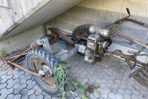 Falciatrice BCS d'epoca con motore a benzina