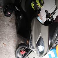 KYMCO XCITING 300 iR verde militare 