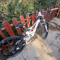 specialized demo 8