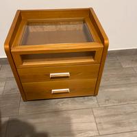 Comodini retrò in legno di ciliegio