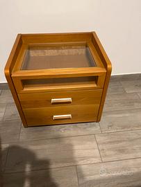 Comodini retrò in legno di ciliegio