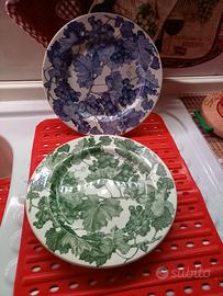 Coppia di piatti decorati